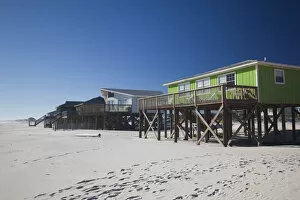 Images Dated 1st March 2010: USA, Alabama, Gulf Shores, Mobile Bay area, beach houses