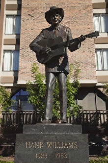 USA, Alabama, Montgomery, statue of singer and Alabama native, Hank Williams