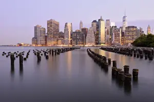 Skyscapers Prints: USA, America, New York, view from Brooklyn to Manhattan at dusk
