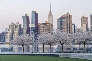 Images Dated 23rd April 2018: USA, American, New York, Queens, Long Island City, Midtown skyline