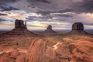 Red Rock Prints: USA, Arizona, Monument Valley