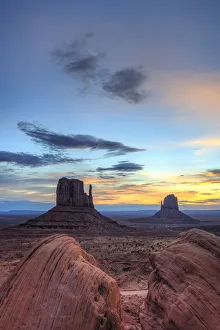 Red Rock Prints: USA, Arizona, Monument Valley