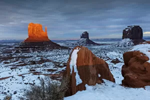 Images Dated 24th November 2021: USA, Arizona, Monument Valley