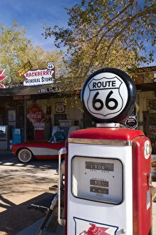 Images Dated 4th April 2012: USA, Arizona, Route 66, Hackberry General Store and Gas Station