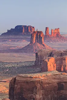 USA, Arizona, View over Monument Valley from the top of Hunts Mesa