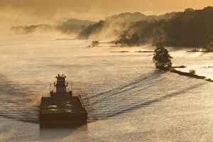 Images Dated 16th January 2013: USA, Arkansas, Little Rock, Arkansas River, river barge, autumn fog