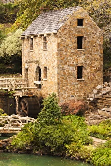 Images Dated 16th January 2013: USA, Arkansas, North Little Rock, The Old Mill, featured in the film, Gone with the Wind