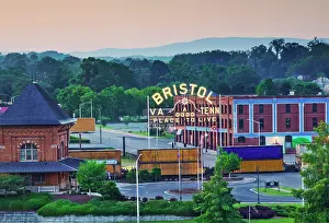 Tennessee Prints: USA, Bristol, Virginia, Tennessee