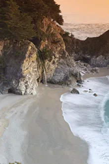 USA, California, Big Sur Pacific Coastline, Julia Pfeiffer Burns State Park, McWay Falls