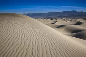 Images Dated 15th August 2011: USA, California, Death Valley National Park, Mesquite Flat Sand Dunes