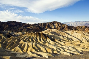 V Iew Gallery: USA California Death Valley National Park Cloud formations