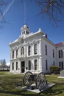 Images Dated 15th August 2011: USA, California, Eastern Sierra Nevada Area, Bridgeport, Mono County Courthouse