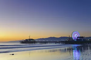 Images Dated 26th June 2009: USA, California, Los Angeles, Santa Monica Beach, Pier and Ferris Wheel