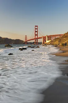 USA, California, San Francisco, Bakers Beach and Golden Gate Bridge