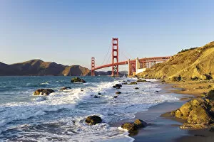 Images Dated 15th June 2009: USA, California, San Francisco, Bakers Beach, Golden Gate Bridge