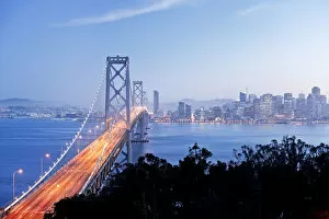 San Francisco Bay Collection: USA, California, San Francisco, City skyline and Bay Bridge from Treasure Island