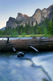 Images Dated 20th June 2011: USA, California, Yosemite National Park, Merced River