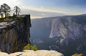 Images Dated 15th June 2009: USA, California, Yosemite National Park, Taft Point, elevated view of El Capitan