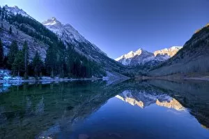 Images Dated 27th August 2009: USA, Colorado, Maroon Bells Mountain reflected in Maroon Lake