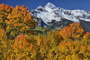 USA, Colorado, San Juan Mountains, peaks in autumn