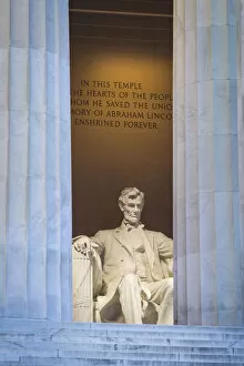 Images Dated 1st December 2017: USA, District of Columbia, Washington, The Lincoln Memorial, statue of President Abraham