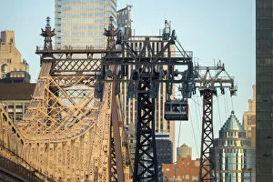 Images Dated 21st June 2016: USA, East Coast, New York, Manhattan, Midtown, Roosevelt Island Tram with Queensboro
