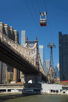 East River Prints: USA, East Coast, New York, Midtown, East River, Roosevelt Island, Queensboro Bridge