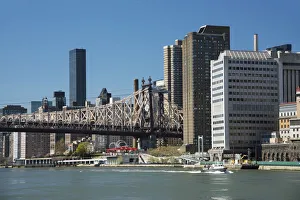 USA, East Coast, New York, Midtown, East River, Roosevelt Island, Queensboro Bridge