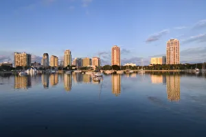 Images Dated 17th December 2009: USA, Florida, Saint Petersburg, Skyline, Tampa Bay