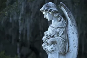 Images Dated 10th March 2015: USA, Georgia, Savannah, Bonaventure Cemetery, gravestone
