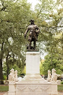 Images Dated 16th May 2016: USA, Georgia, Savannah, Statue in Forsyth park