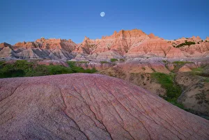 Images Dated 12th July 2022: USA, Great Plains, South Dakota, Badlands National Park, Yellow Mounds