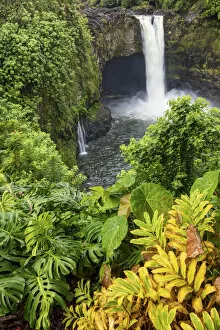 Images Dated 12th October 2021: USA, Hawaii, Big Island, Rainbow Falls