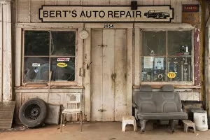 Images Dated 19th July 2018: USA, Hawaii, Kauai, Berts Auto Repair in Waimea