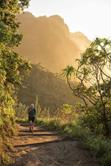 Images Dated 19th July 2018: USA, Hawaii, Kauai, North Shore, Na Pali Coast hiking MR