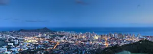 Beach Resort Prints: USA, Hawaii, Oahu, Honolulu Skyline and Diamond Head Crater