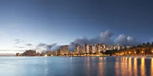 Beach Resort Prints: USA, Hawaii, Oahu, Honolulu, Waikiki Beach and Honolulu Skyline