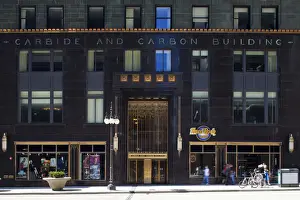 Michigan Avenue Prints: USA, Illinois, Chicago. The front of the Carbide and Carbon Building on Michigan Avenue