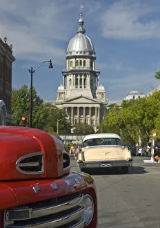 Images Dated 13th March 2008: USA, Illinois, Springfield, New Capitol Building, Classic Cars during Route 66 Festival