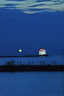 Mid West Prints: USA, Lorain, Ohio, Lake Erie, Lorain Lighthouse