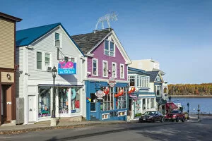 Images Dated 15th April 2019: USA, Maine, Mt. Desert Island, Bar Harbor, restaurants along Main Street, autumn, morning