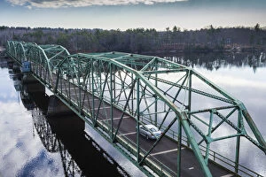Images Dated 14th May 2015: USA, Maine, Richmond, elevated view of the old Kennebec River Bridge