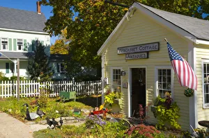Wiscasset Prints: USA, Maine, Wiscasset, Antiques Shop