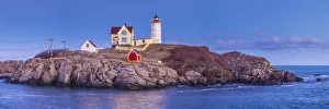 USA, Maine, York Beach, Nubble Light lighthouse, dusk