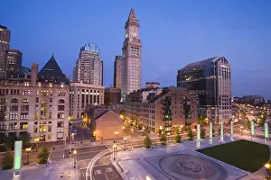 USA, Massachusetts, Boston, Atlantic Avenue Greenway and Customs House