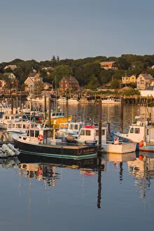 USA, Massachusetts, Cape Ann, Gloucester, Inner Harbor, fishing boats, sunset