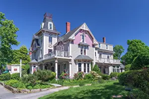 Upper Cape Prints: USA, Massachusetts, Cape Cod, Upper Cape, Sandwich, The Painted Lady Inn