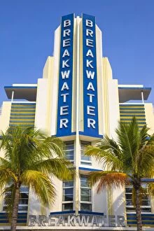 Images Dated 28th April 2015: U.S.A, Miami, Miami Beach, South Beach, Ocean Drive, Breakwater Hotel