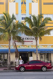Images Dated 17th June 2015: U.S.A, Miami, Miami Beach, South Beach, Ocean Drive, Pappa & Ciccia restaurant