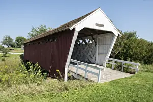 USA, Midwest, Iowa, Madison County, covered bridge